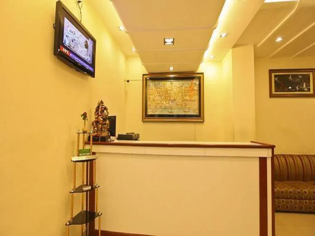 Hotel Ok International Varanasi 5*,