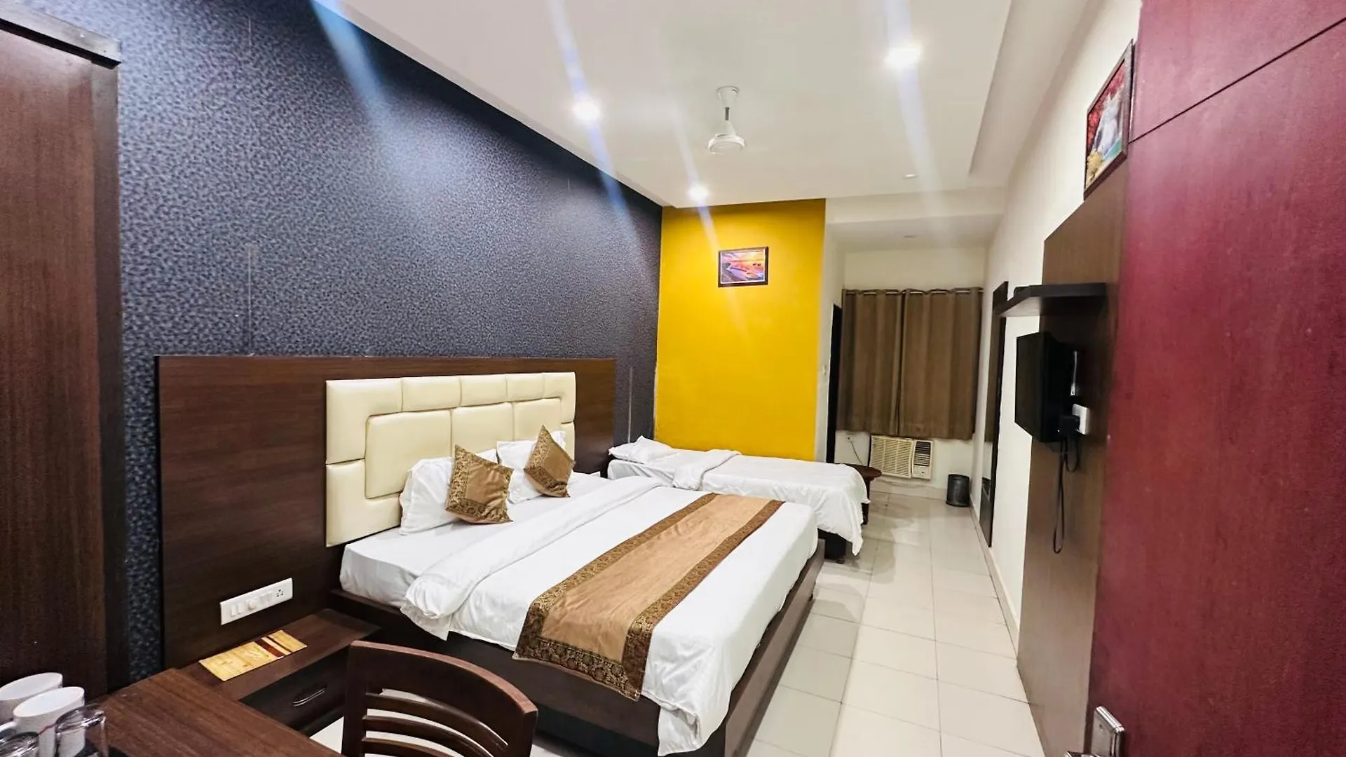 Hotel Ok International Varanasi