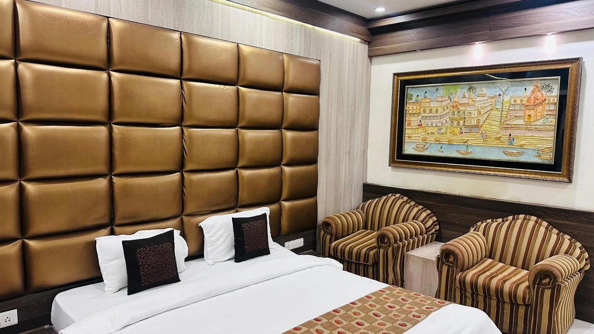 Hotel Ok International Varanasi 5*,