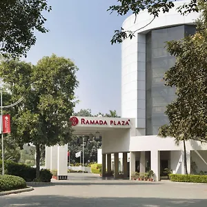 Hotel Ramada Plaza By Wyndham Jhv